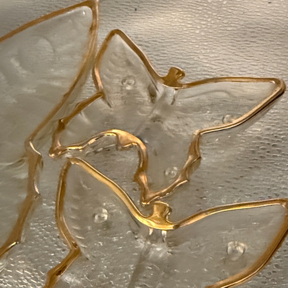 Vintage Jeanette Glass Butterfly shaped trinket dishes with gold painted trim - Picture 6 of 16